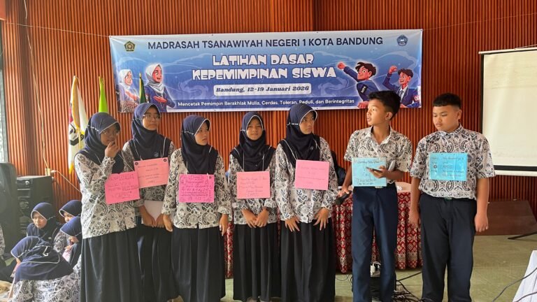 Tumbuhkan Jiwa Leadership, MTsN 1 Kota Bandung Selenggarakan LDKS