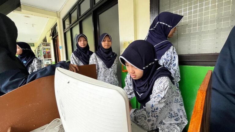Digitalisasi Tata Kelola Diterapkan dalam Pemilihan OSIS MTsN 1 Kota Bandung