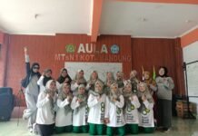 Guru MTsN 1 Kota Bandung Gelar Senam untuk Jaga Kesehatan dan Kebugaran