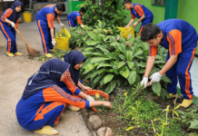 Jum’at Bersih MTsN 1 Kota Bandung, Tanamkan Kepedulian Lingkungan Sejak Dini