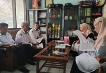 MGMP Bahasa Indonesia MTsN 1 Kota Bandung Susun Materi Ujian Praktik