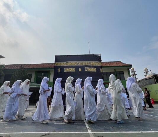 Perkuat Pemahaman Ibadah, MTsN 1 Kota Bandung Gelar Ujian Manasik Haji