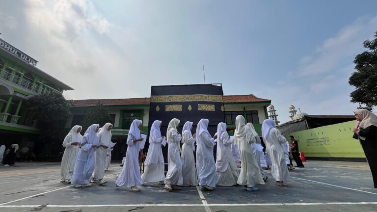 Perkuat Pemahaman Ibadah, MTsN 1 Kota Bandung Gelar Ujian Manasik Haji