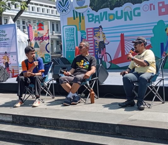 Dukung Hari Bumi, Siswa MTsN 1 Kota Bandung Ambil Bagian di Bandung On Bike 2026