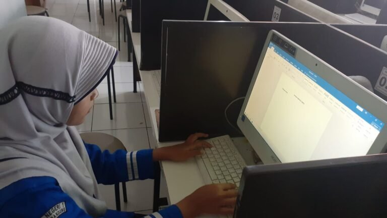 Bangun Generasi Literasi, Siswa MTsN 1 Kota Bandung Ikuti FLS3N 2026