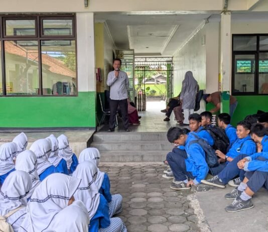 Usai Ujian Madrasah, Siswa MTsN 1 Kota Bandung Siap Terjun dalam Program Pengabdian Masyarakat
