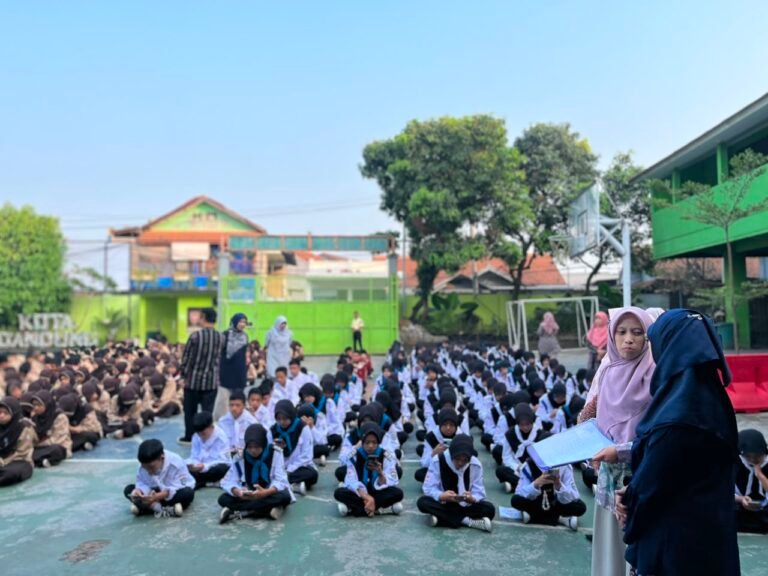 MTsN 1 Kota Bandung Perkuat Karakter Siswa Melalui Evaluasi Kegiatan Ko-Kurikuler