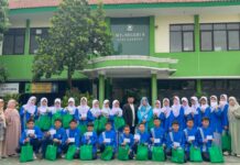 Muharram 1448 H, MTsN 1 Kota Bandung Perkuat Kepedulian Sosial Lewat Santunan Yatim