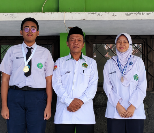 Dari Lapangan Upacara, Apresiasi untuk Sang Juara dan Semangat bagi Seluruh Siswa
