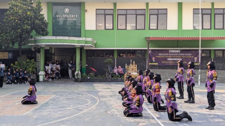 Demonstrasi Ekstrakurikuler Semarakkan Penutupan MATAMUDA MTsN 1 Kota Bandung