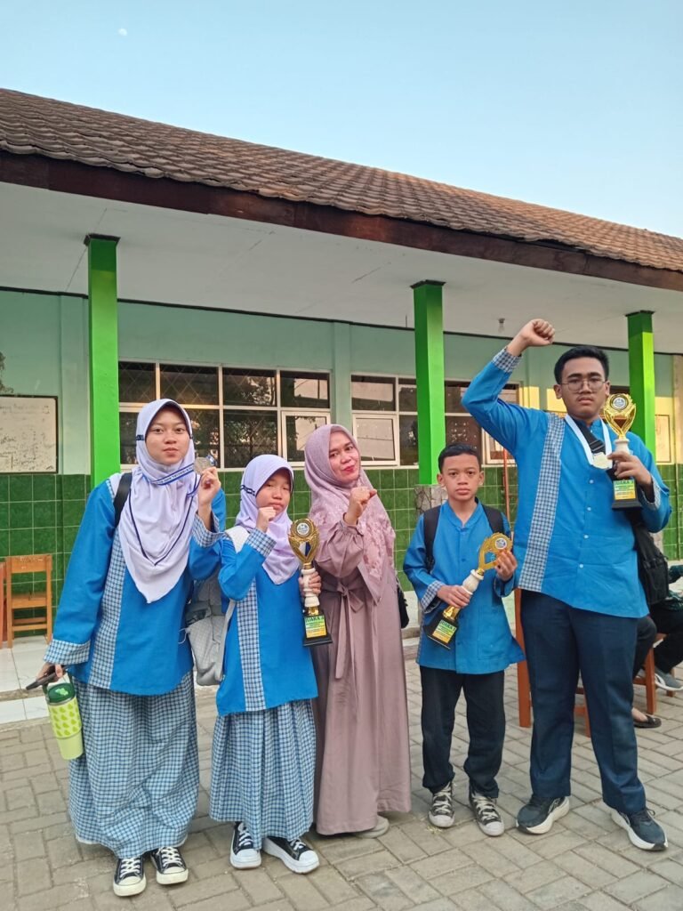Siswa MTsN 1 Kota Bandung Borong Medali Emas dan Perak pada Final MOSAIC Tingkat Jawa Barat