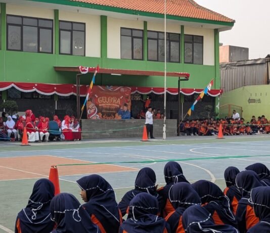Gelora HUT RI ke-81, Kepala MTsN 1 Bandung Tekankan Persaudaraan dan Kebersamaan