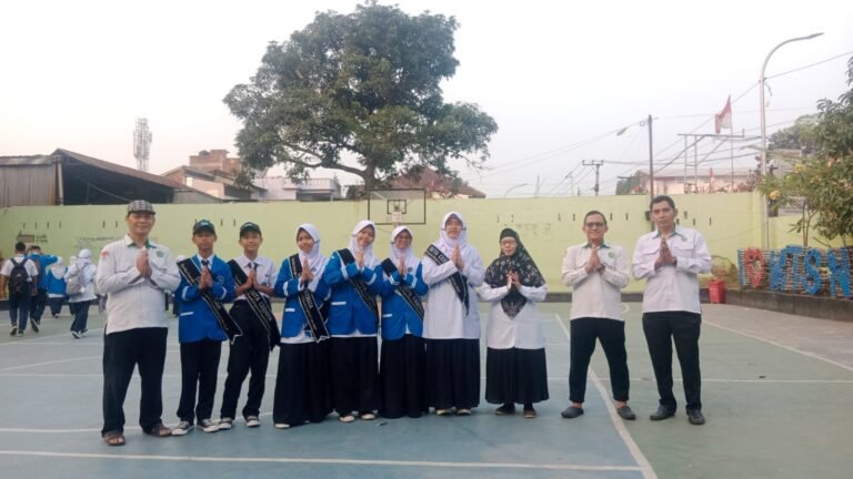 Dari Gerbang Madrasah, Senyum Duta Ceria Sambut Awal Pekan