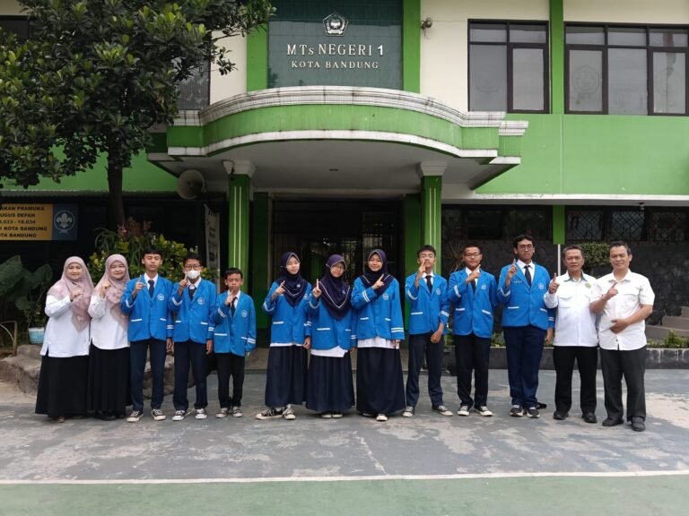 Sembilan Murid MTsN 1 Bandung Bersaing di OMI 2026 Kota Bandung